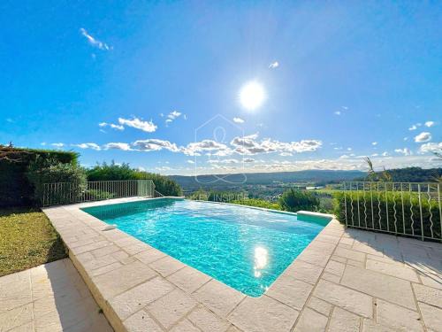 Callian Haus | La Dolce Vita, vue et piscine à débordement