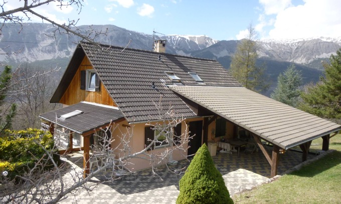 Beauvezer Skihütte | Großes 5-Sterne-Chalet mit 4 Schlafzimmern - herrliche Aussicht, nur 15 Autominuten von der Skistation entfernt