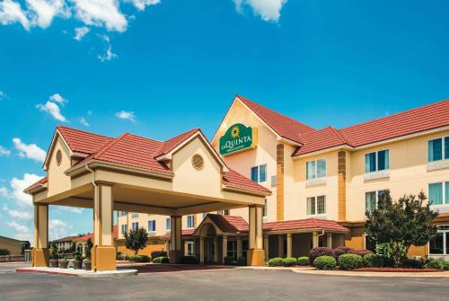 Russellville Hotel | La Quinta by Wyndham Russellville