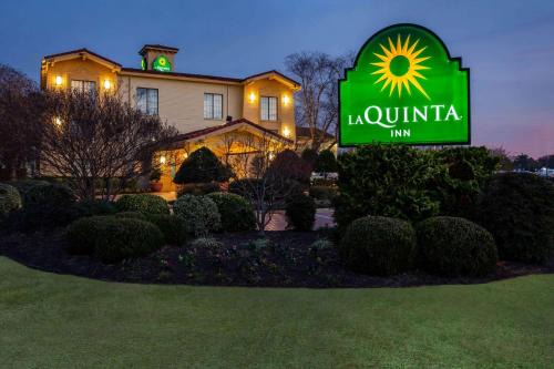 Norfolk - Virginia Beach Hotel | La Quinta Inn by Wyndham Norfolk Virginia Beach