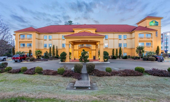 Fultondale Hotel | La Quinta Inn & Suites by Wyndham Fultondale Birmingham N