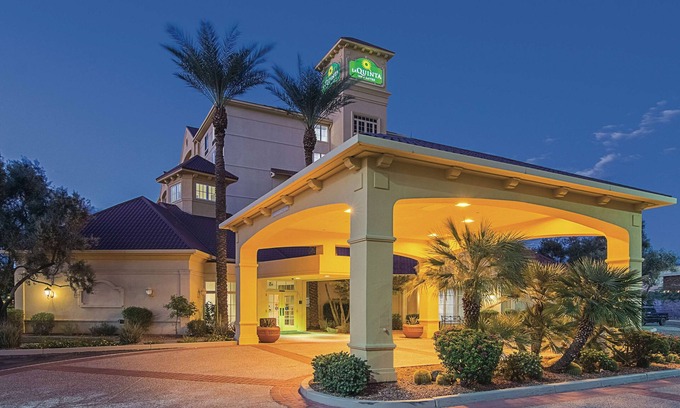 Mesa Hotel | La Quinta Inn & Suites by Wyndham Phoenix Mesa West