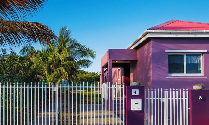 Oranjestad Haus | La Vie est Belle