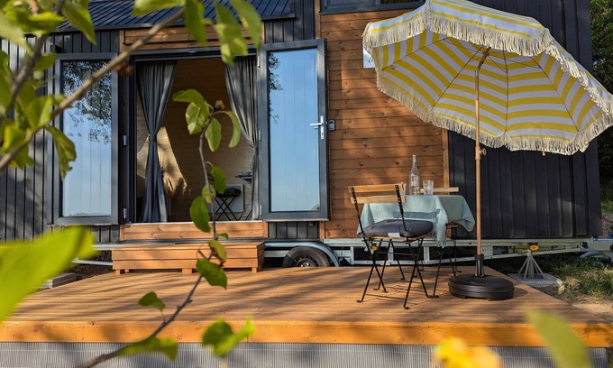 Senaillac-Latronquiere Haus | La Vue en Rose by Tiny Away