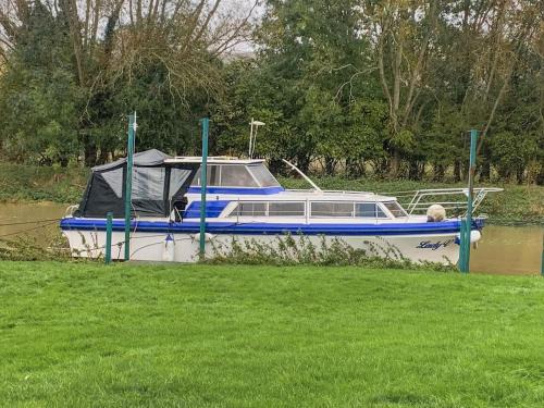 Ardens Grafton Haus | Lady V