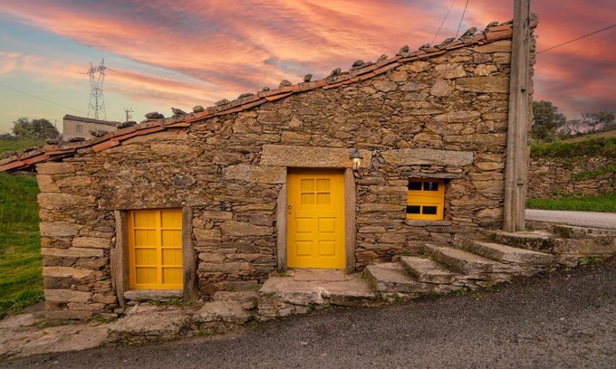 Mogadouro Haus | Lagos Com Sabor Guest House