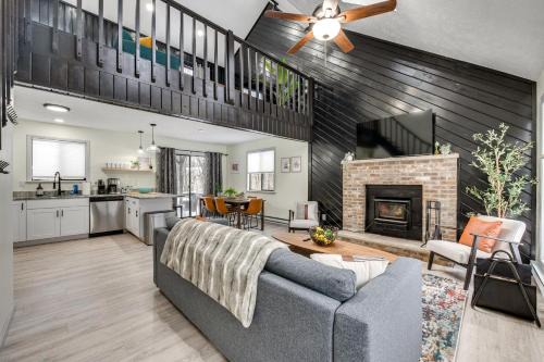 Tobyhanna Haus | Lake and Pool Access Poconos Retreat in Tobyhanna!