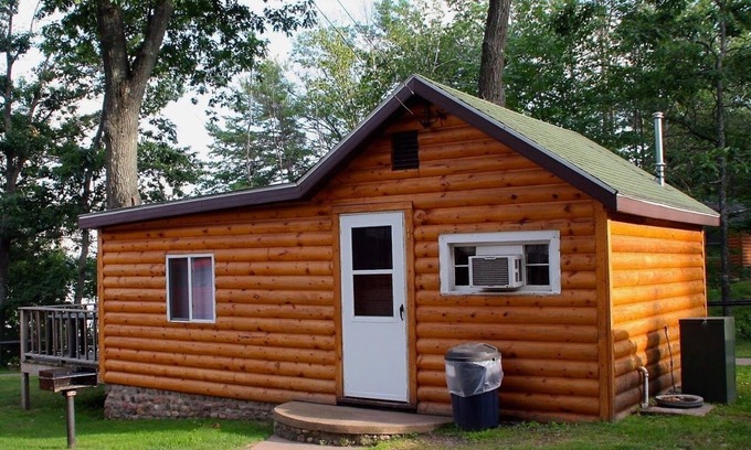 Chief Lake Kabine | Lake Cabin #1- Hayward, Wisconsin