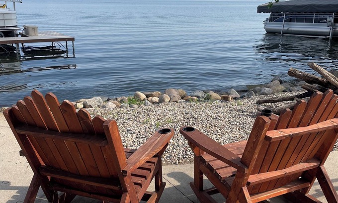 Lake City Kabine | Lake Cabin on Clear Lake! 75ft of lake shore with amazing views!