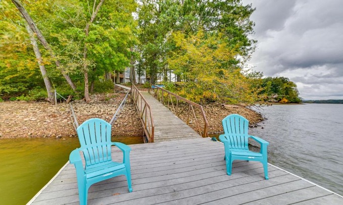 Cadiz Haus | Lake Escape in Cadiz with Dock Families Welcome!