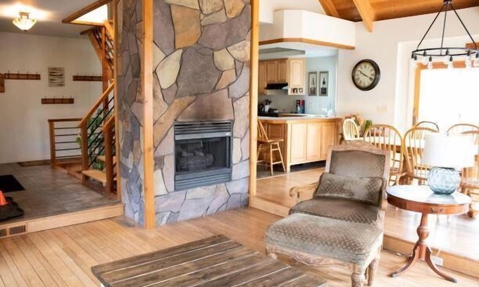 Alpine Lake Haus | NEW!! Lake Escape located in Beautiful Alphine Lake Resort