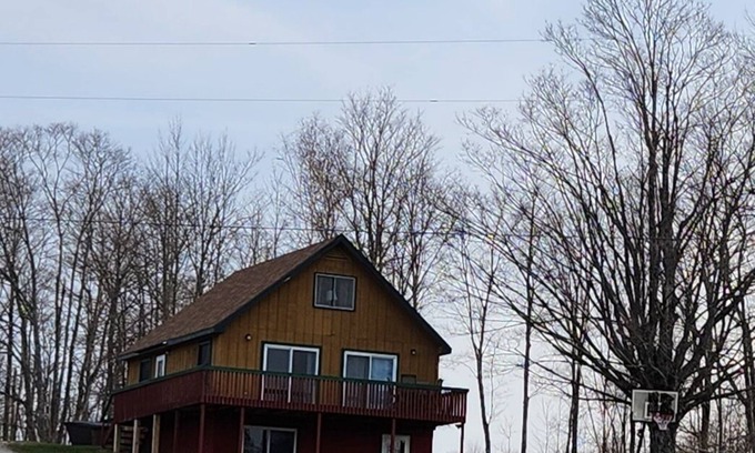 Germfask Skihütte | Lake Facing 4 bedroom Cabin near amazing UP destinations Grandview Cabins