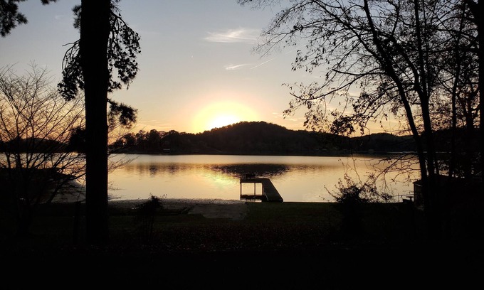 Cedar Bluff Haus | LAKE FRONT 3BR/3BA HOUSE with PRIVATE DOCK!