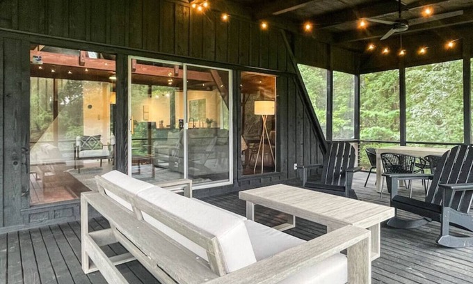Cadiz Kabine | Lake Front A-Frame with Boat Slip!