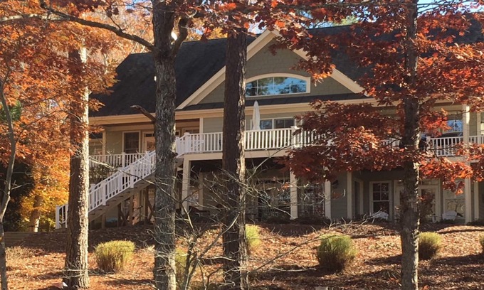 Olde Ferry Estates Haus | Macon Memories-Gorgeous Luxury Familienferienhaus, Hauptseebucht w / Sonnendeck