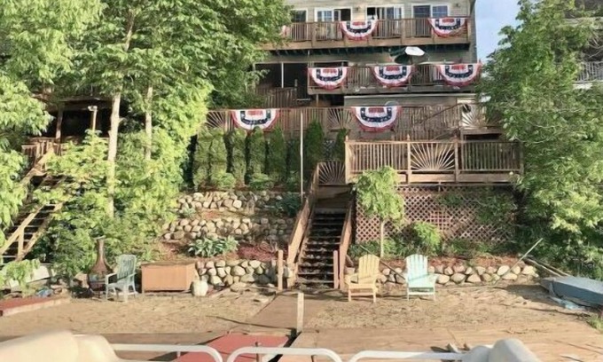 Lapeer Haus | Lake House Chalet Gorgeous Sunsets Lake Nepessing