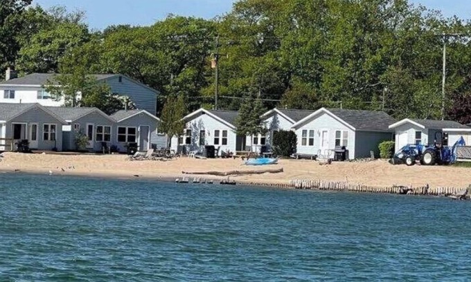 Oscoda Resort | Lake Huron Beach Front Cabin for two.
