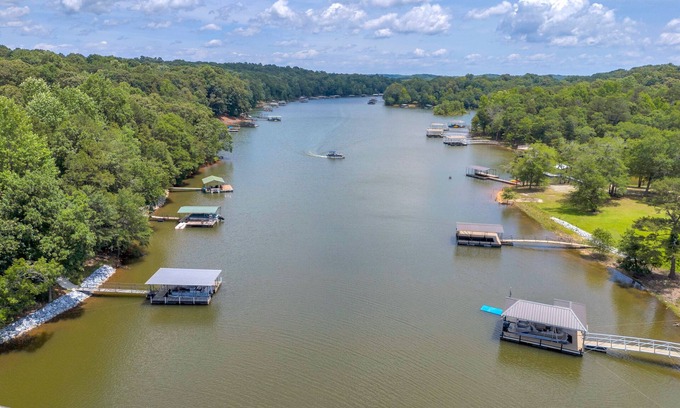 Lavonia Kabine | Lake It Easy – Cozy Hartwell Retreat with Big Dock & Stunning Views