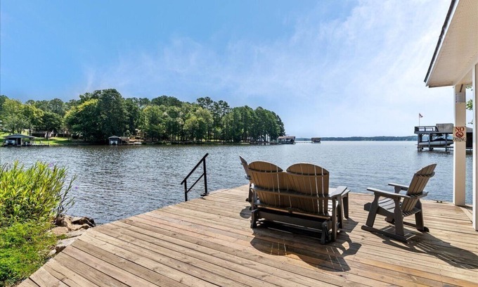 Littleton Haus | Lake It Easy | Top Location | Flat Lot