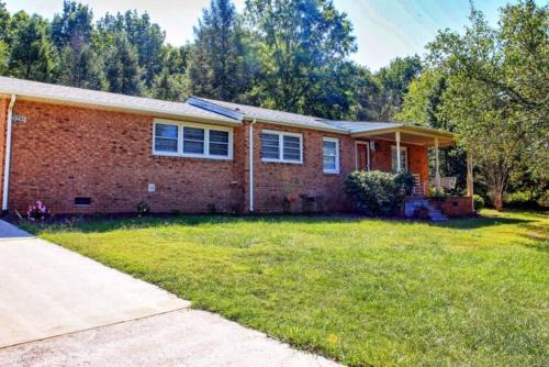 Catawba Haus | Lake Norman Getaway with 4 Beds