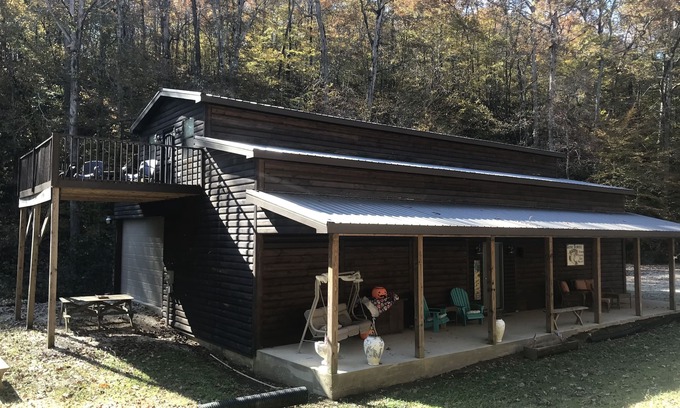 Iuka Haus | Lake Retreat / Iuka Ms JP Coleman State Park