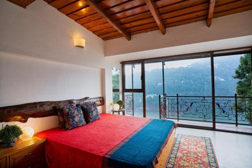 Mallital Haus | Lake View 2BHK close to Mall Road l Bay Breeze