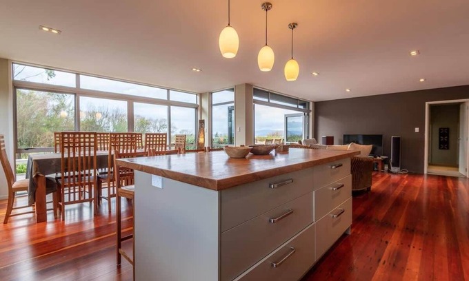 Ngongotaha Haus | Lake View Inn | Super Comfortable with Lake Views