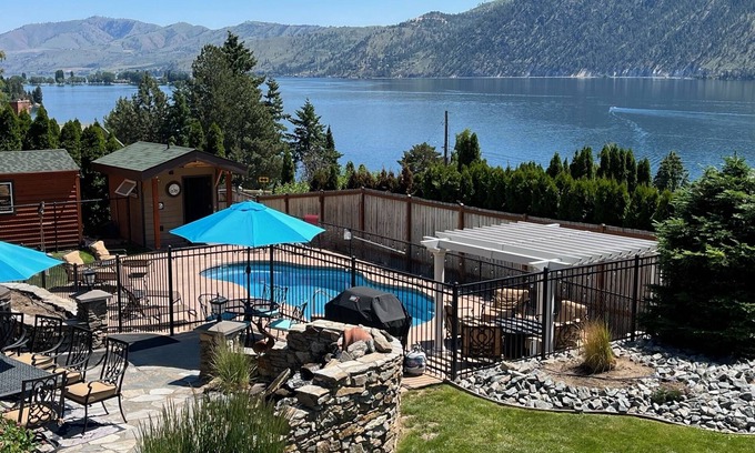 Willow Point Haus | Lake View Sleep 12 Pool Hot Tub Game House April 1 Pool Opening!