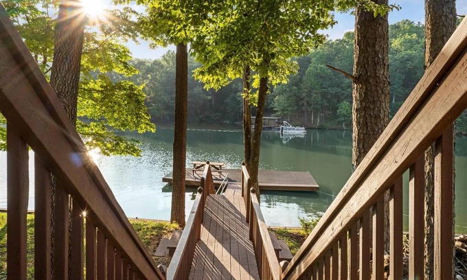 Wedowee Haus | Lake Wedowee Oasis | Sleeps 12 | On The Lake!