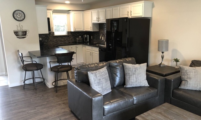 Polson Haus | Lakefront Condo on Flathead Lake