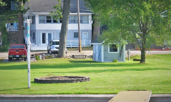 Leesburg Hütte | Im Hollan´s Hideaway am Big Barbee Lake bleiben Sie ruhig und gelassen!