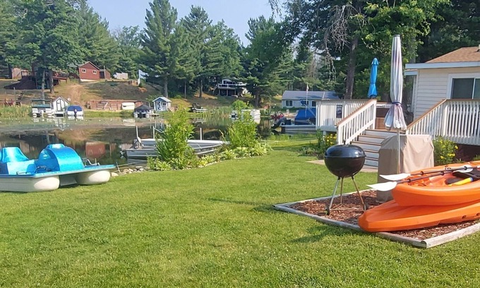 Harrison Hütte | Lakefront Cottage/Sutherland Lake -All Sport Lake-Pet Free