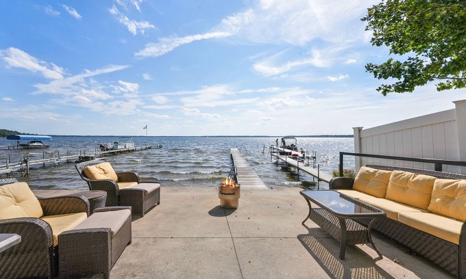 Cadillac Haus | Lake Mitchell Waterfront