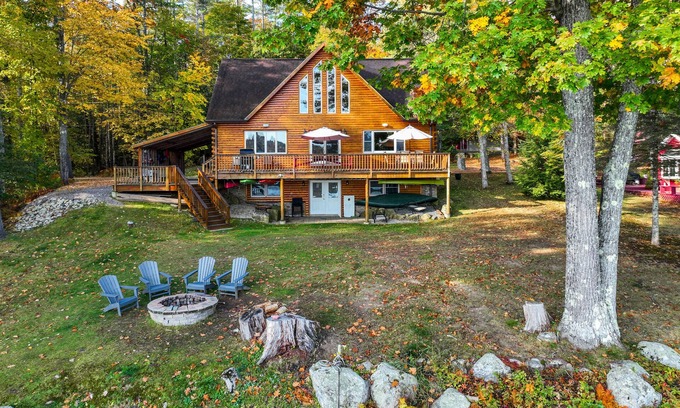 Norway Haus | Lakefront, dog-friendly home with dock, kayaks, SUPs, canoe, huge deck & firepit