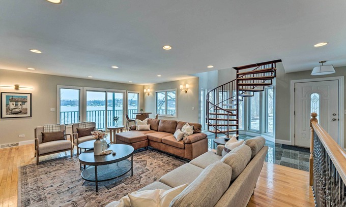 Powers Lake Haus | Lakefront Genoa City Home w/ Private Beach