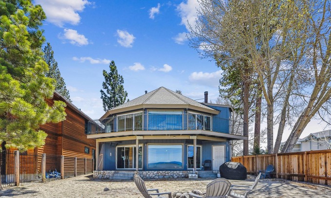 Bijou Park Haus | Lakefront Home on Private Sandy Beach, close to Heavenly and Casino's