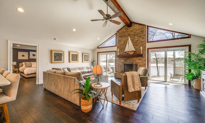 Buckhead Haus | Lakefront Lake Oconee Home: Boat Dock + Hot Tub