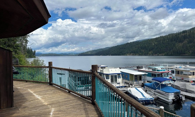 Coolin Haus | Lakefront Lodging at a Marina in Beautiful Cavanaugh Bay on Priest Lake