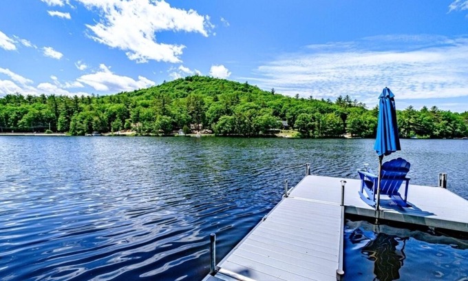 Denmark Haus | Lakefront Moose Pond Retreat