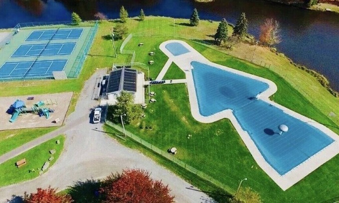 Pocono Lake Haus | Lakefront cottage, all amenities included.Game room,pool,beach.