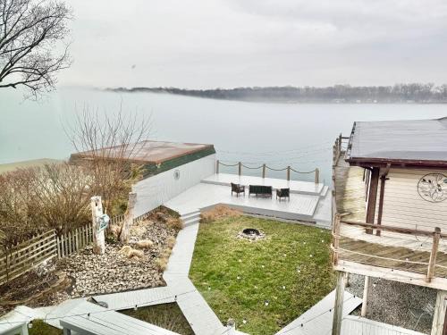 Algonac Haus | Lakefront Paradise with 7 beds - Fishing - Swimming