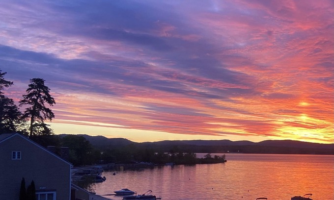 Center Ossipee Haus | FAMILIENFREUNDLICHE LAKESIDE-WOHNUNG MIT HERRLICHEN HERBSTWOCHENENDEN VERFÜGBAR