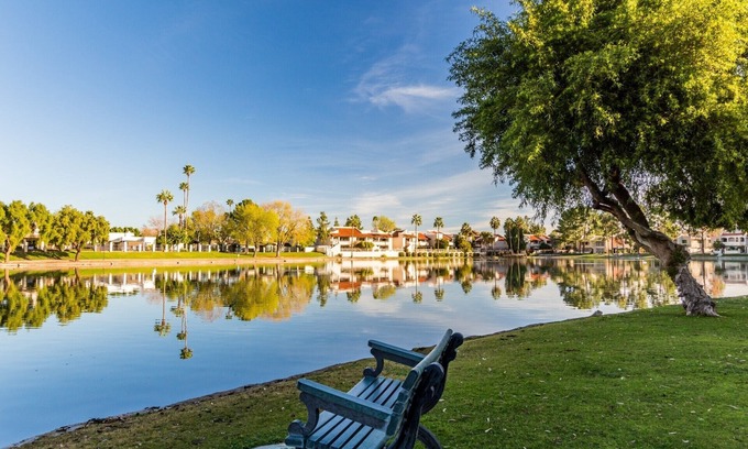 Desert Shores Eigentumswohnung | Seeufer! BEGEISTERTE KRITIKEN! Wasserfälle, Bäche, Wanderwege, wild lebende Tiere