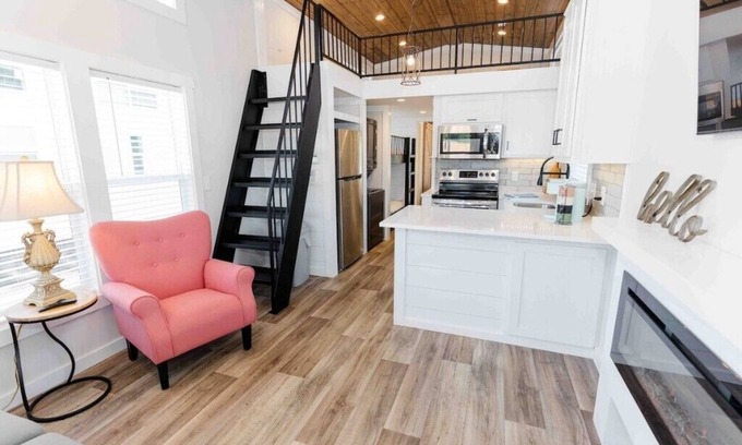 Lincoln Haus | Lakeside Chic: Stylish Family Tiny Home Retreat #3