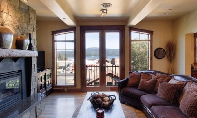 McCall Eigentumswohnung | Lakeview Penthouse in der Park Street im Herzen der Innenstadt von McCall