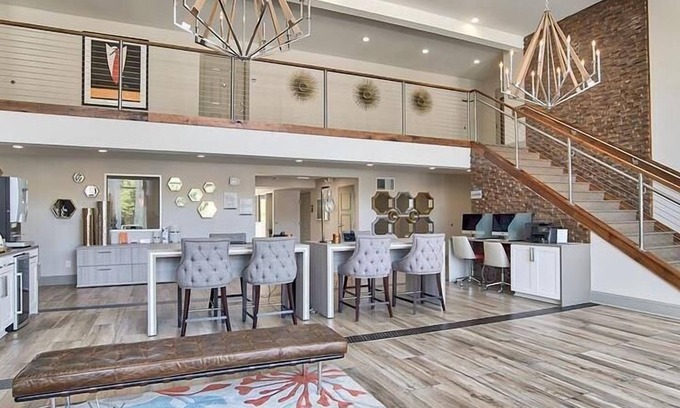 Homewood Wohnung | Landing at Brookwood - 3 Bedrooms in Downtown Homewood