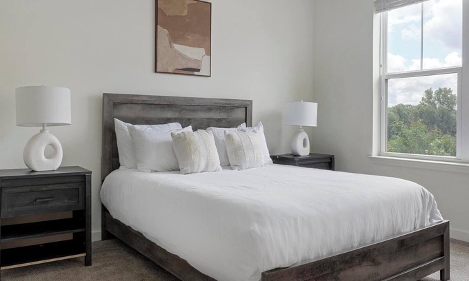 Mableton Wohnung | Landing | Incredible 2BD, Pool, Rooftop Lounge