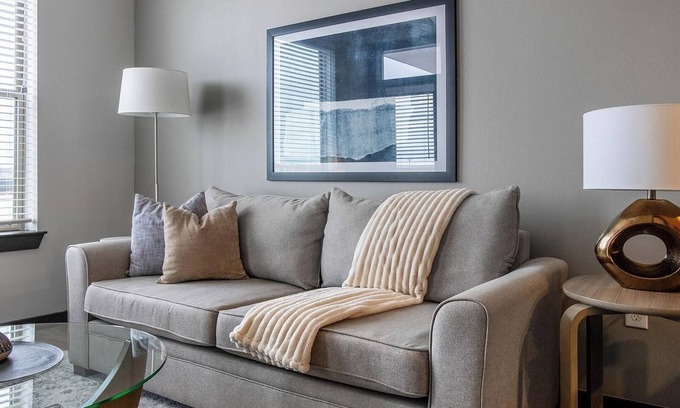Buda Wohnung | Landing | Stylish 1BD in Brooks Crossing