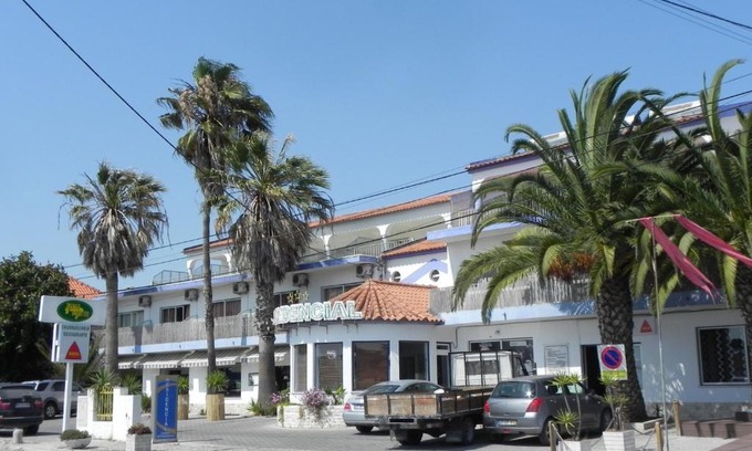 Charneca de Caparica e Sobreda Haus | Lareira do Pinheirinho