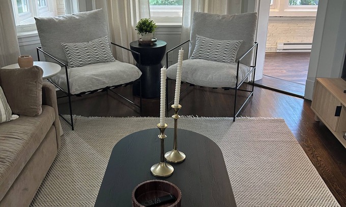 Rogers Park Wohnung | Large 3 bedroom apartment in Roger’s Park!